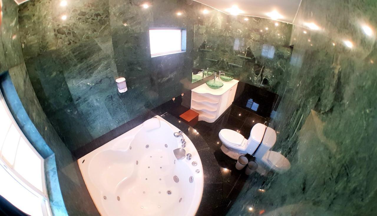 Joopland Luxury Pool Villa Pattaya Walking Street 6 Bedrooms エクステリア 写真